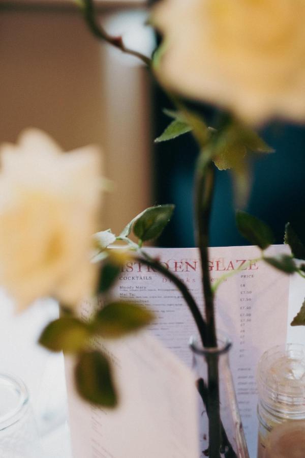 Laburnum At Bistro En Glaze